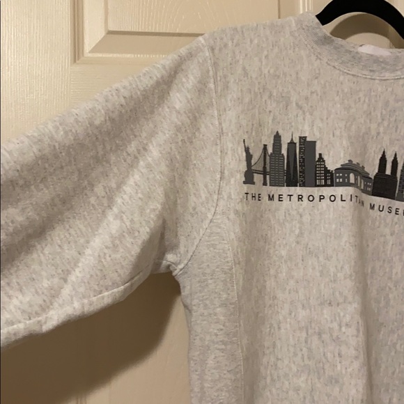 The Met Champion Crewneck - Picture 3 of 5